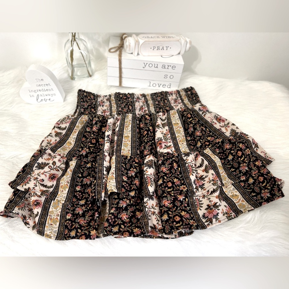 American Eagle mini skirt sizeedium